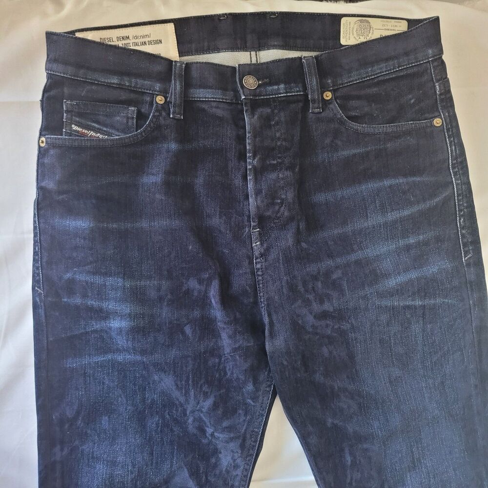 Diesel D-VIDER Carrot Jeans Mens W31 L32 Dark Wash Denim Button Fly Italy - Picture 11 of 14